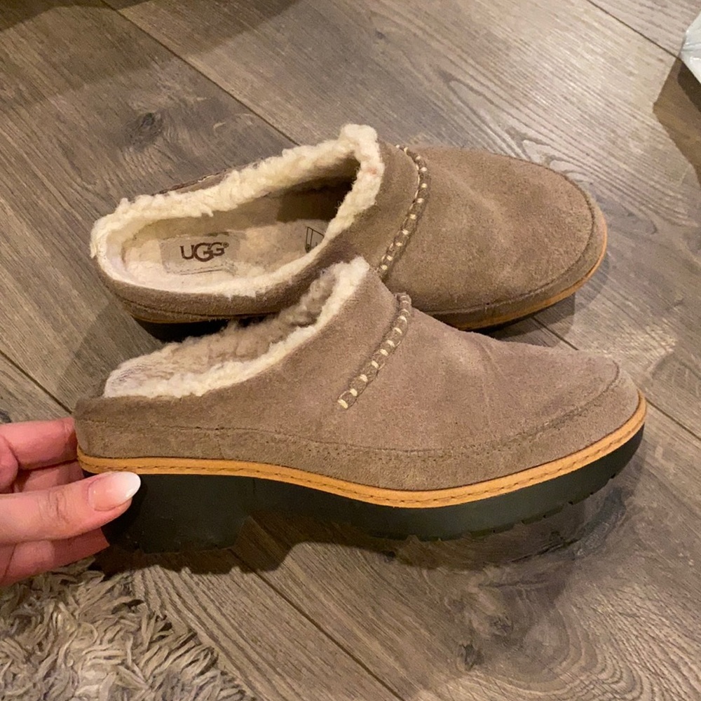 UGG slip on’s